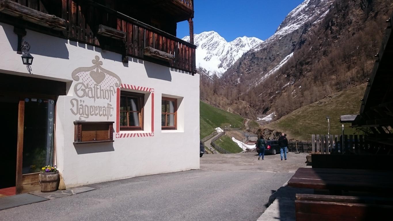 Gasthof mit Blick ins Val di Fosse